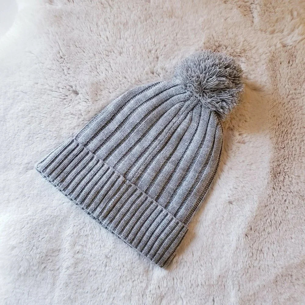 MICHAEL Michael Kors Light Gray Knit Beanie Pom Pom Silver MK One Size H… - Picture 4 of 5
